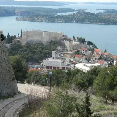 Blue House Apartment